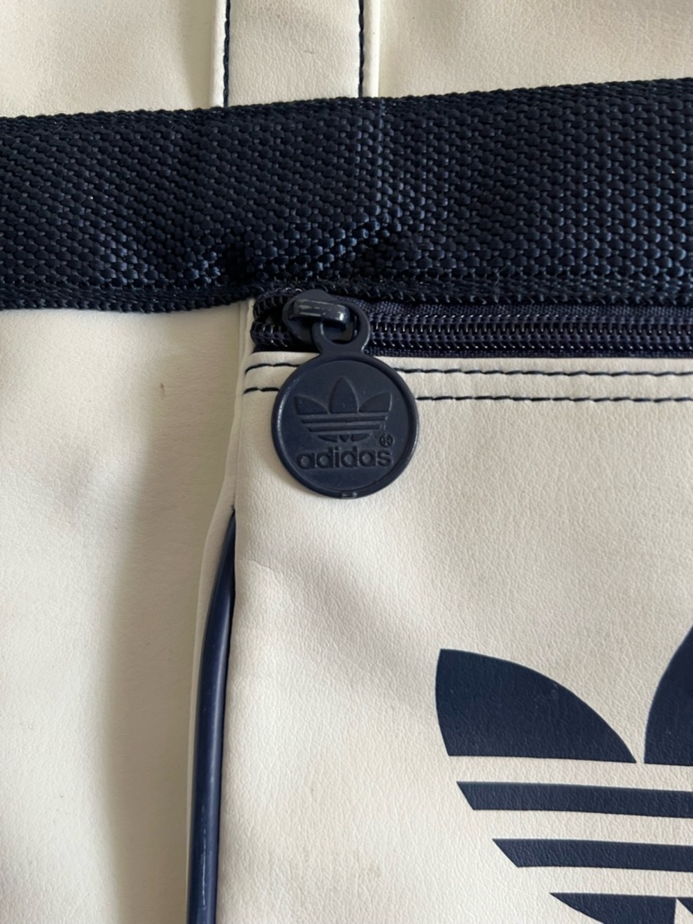 adidas Vintage Cream & Black Trefoil Shoulder Bag 80’s 90’s - Picture 2 of 5